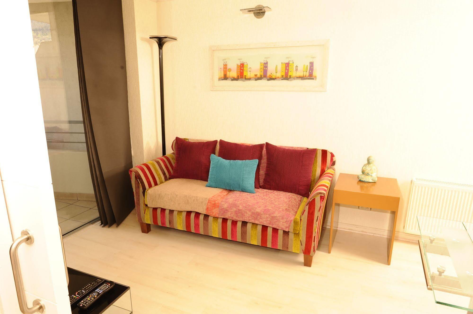 Chilean Suites And Apartment Santiago Exterior photo